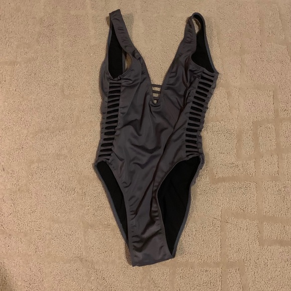 Fenntessa grey one piece bathing suit